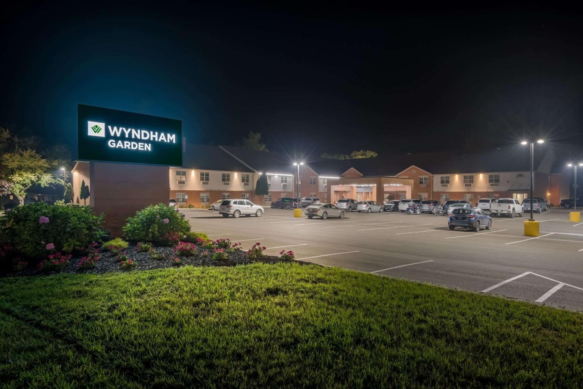 Wyndham Garden Galena Hotel & Day Spa Esterno foto